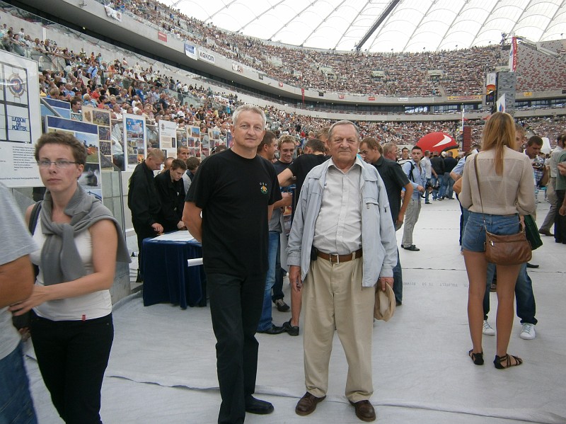 58strażacy OSP Kadzidło na stadionie narodowym.JPG - Strażacy z OSP Kadzidło na Stadionie Narodowym